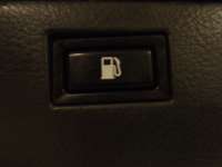 8484105010 Кнопка открывания лючка бензобака Toyota Avensis 2 Арт 00001057411, вид 1