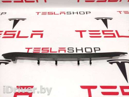 Накладка декоративная на торпедо Tesla model 3 2020г. 1130988-00-B - Фото 1