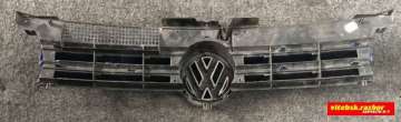 Решетка радиатора Volkswagen Golf 4 2003г.  - Фото 2