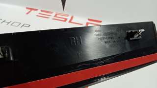 Молдинг двери задней правой Tesla model X 2020г. 1035204-00-E - Фото 4