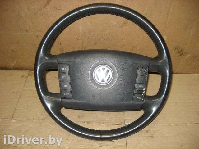 Подушка безопасности водителя Volkswagen Touareg 1 2005г. 7L6880201CA - Фото 1
