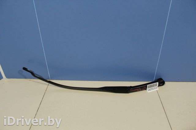 Поводок стеклоочистителя передний левый Kia Quoris 2012г. 983113T000 - Фото 1