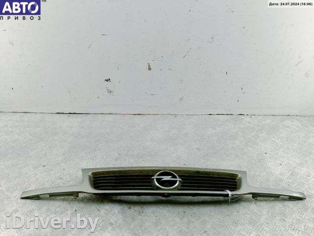 Решетка радиатора Opel Astra F 1996г. 90452416 - Фото 1