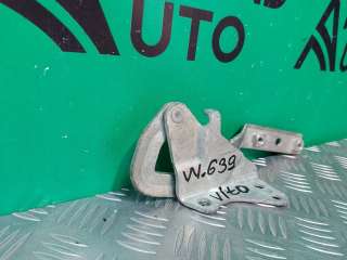 петля капота Mercedes Vito W639 2003г. A6397500251 - Фото 2
