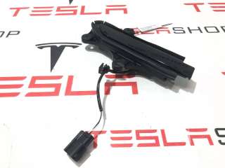 1627610-00-A Ручка наружная задняя правая к Tesla model X Арт 9927011