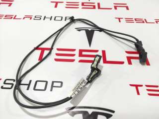 1004815-08-B Провод USB к Tesla model S Арт 9929928