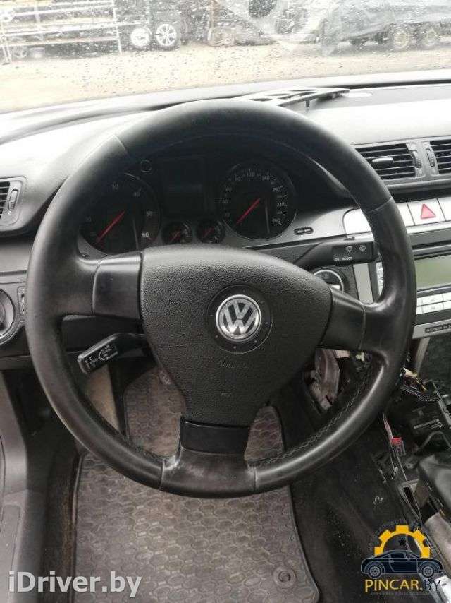 Кожух рулевой колонки Volkswagen Passat B6 2007г.  - Фото 1
