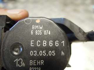 Моторчик заслонки печки BMW 7 E65/E66 2006г.  - Фото 4