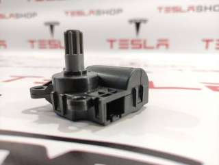 Моторчик заслонки печки Tesla model 3 2019г. 1099999-00-H,T92882B02 - Фото 3