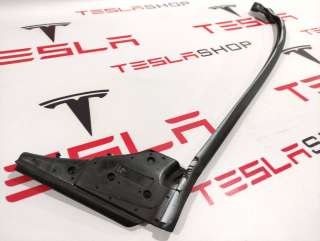 Уплотнитель Tesla model S 2015г. 1005421-00-D - Фото 2