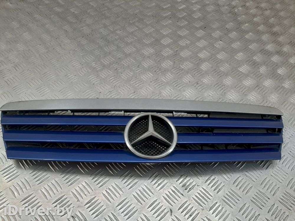 Решетка радиатора Mercedes A W168 1998г. 1688800083  - Фото 1