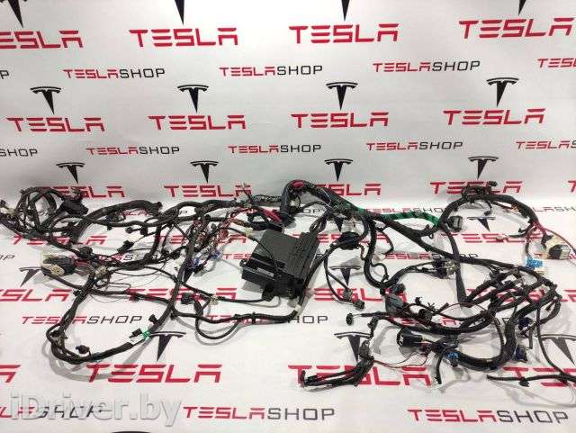 проводка Tesla model X 2017г. 1072447-82-A,2072447-00-A - Фото 1