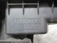 Корпус воздушного фильтра Toyota Prius 2 2005г.  - Фото 6