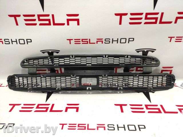 Заглушка (решетка) в бампер передний Tesla model S  1038211-00-A - Фото 1