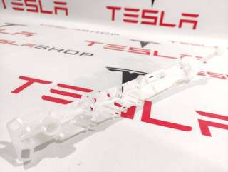 3004423-00-A,1038856-00-B крепление проводки к Tesla model S Арт 9888779