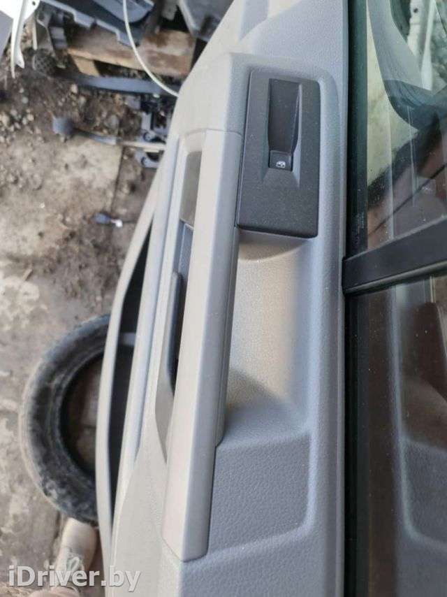 Кнопка стеклоподъемника переднего правого Volkswagen Crafter 2 2018г.  - Фото 1