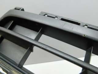 Решетка в бампер центральная Volkswagen Jetta 2   - Фото 2