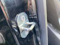 Ответная часть (скоба) замка двери Mercedes ML W164 2007г.  - Фото 4