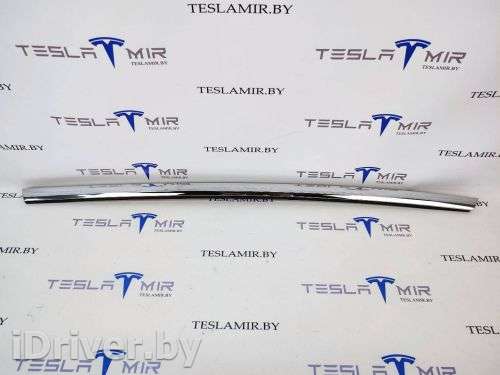 Молдинг двери задний правый Tesla model S 2014г. 1038396-80,1095921-00 - Фото 1