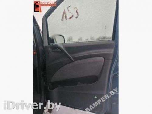 Обшивка двери передней правой (дверная карта) Mercedes Vito W639 2004г.  - Фото 1