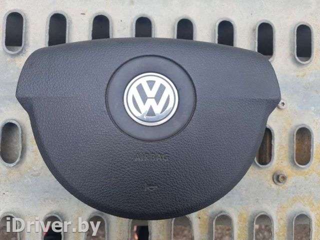 Подушка безопасности водителя Volkswagen Golf 5 2008г.  - Фото 1