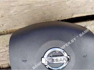 Подушка безопасности водителя Nissan Note E11 2006г.  - Фото 4
