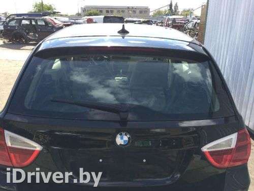 Заднее стекло BMW 3 E90/E91/E92/E93 2009г.  - Фото 1