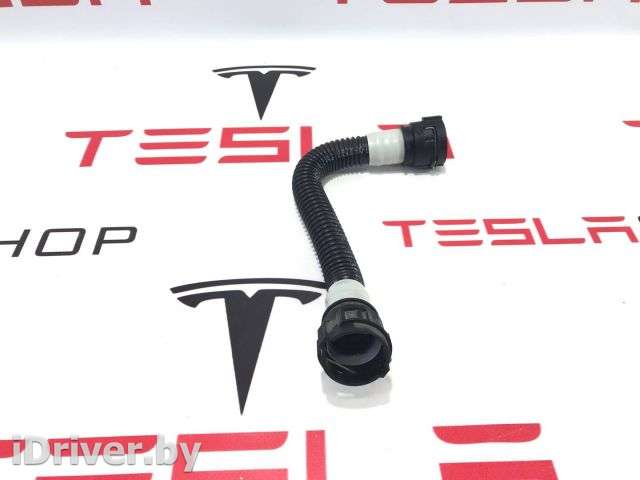Патрубок (трубопровод, шланг) Tesla model S 2021г. 1752119-03-B,1585720-00-B,1600870-00-A - Фото 1
