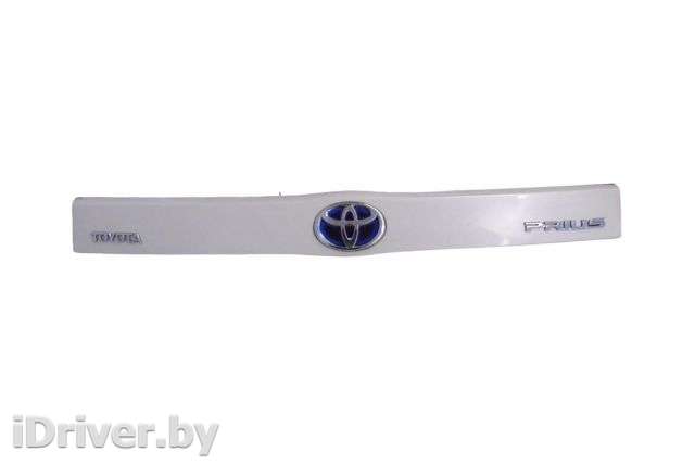 Накладка подсветки номера Toyota Prius 3 2010г. 76811-47070 , art5789884 - Фото 1