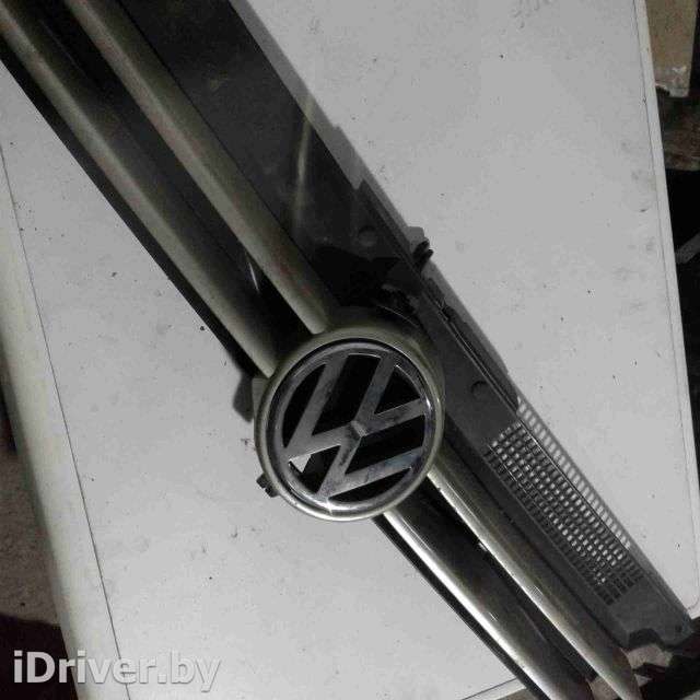 Решетка радиатора Volkswagen Golf 4 2001г. 1j0853655g - Фото 1