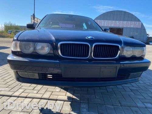 Решетка капота BMW 7 E38 2000г.  - Фото 1