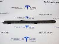 1032385-00 Накладка батареи высоковольтной боковая средняя к Tesla model S Арт 12101