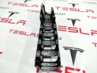 Кронштейн салона Tesla model X 2016г. 1055318-00-C,1089759-00-B - Фото 4