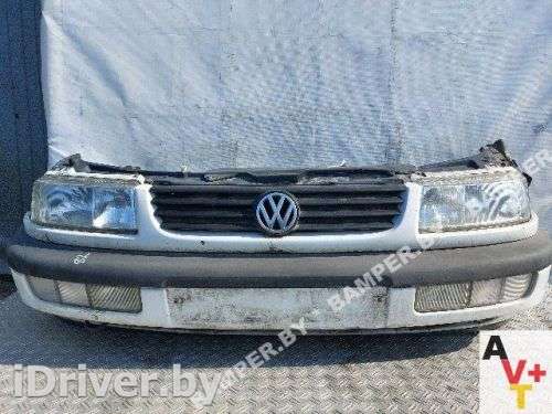 Решетка радиатора Volkswagen Passat B3 1993г.  - Фото 1