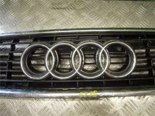 Решетка капота Audi A4 B7 2004г.  - Фото 3