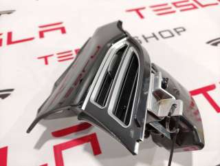 Накладка декоративная на торпедо Tesla model S 2015г. 1061731-02-B,1004518-03-F,1096877-00-B - Фото 4