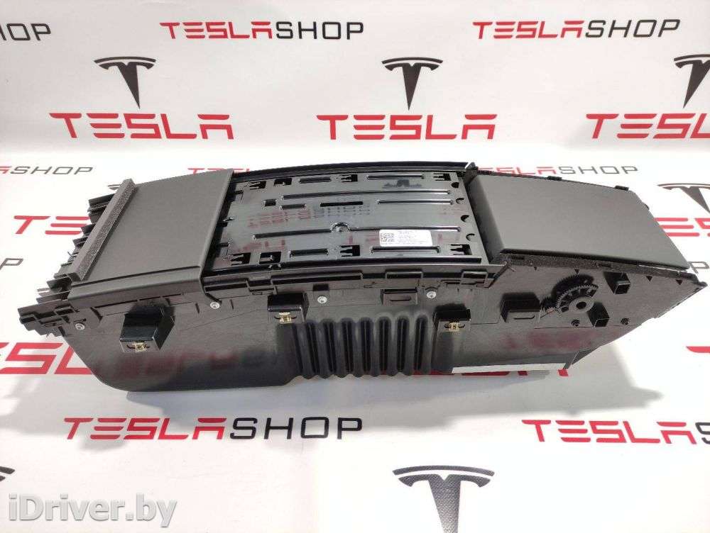 Вещевой ящик центральной консоли Tesla model X 2017г. 1055149-00-G  - Фото 1