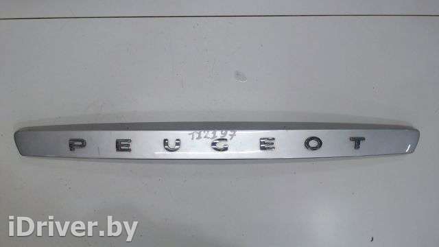 Накладка двери (крышки) багажника Peugeot 308 1 2009г.  - Фото 1