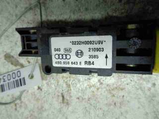 Датчик удара Audi A8 D3 (S8) 2003г. 4B0959643E - Фото 2