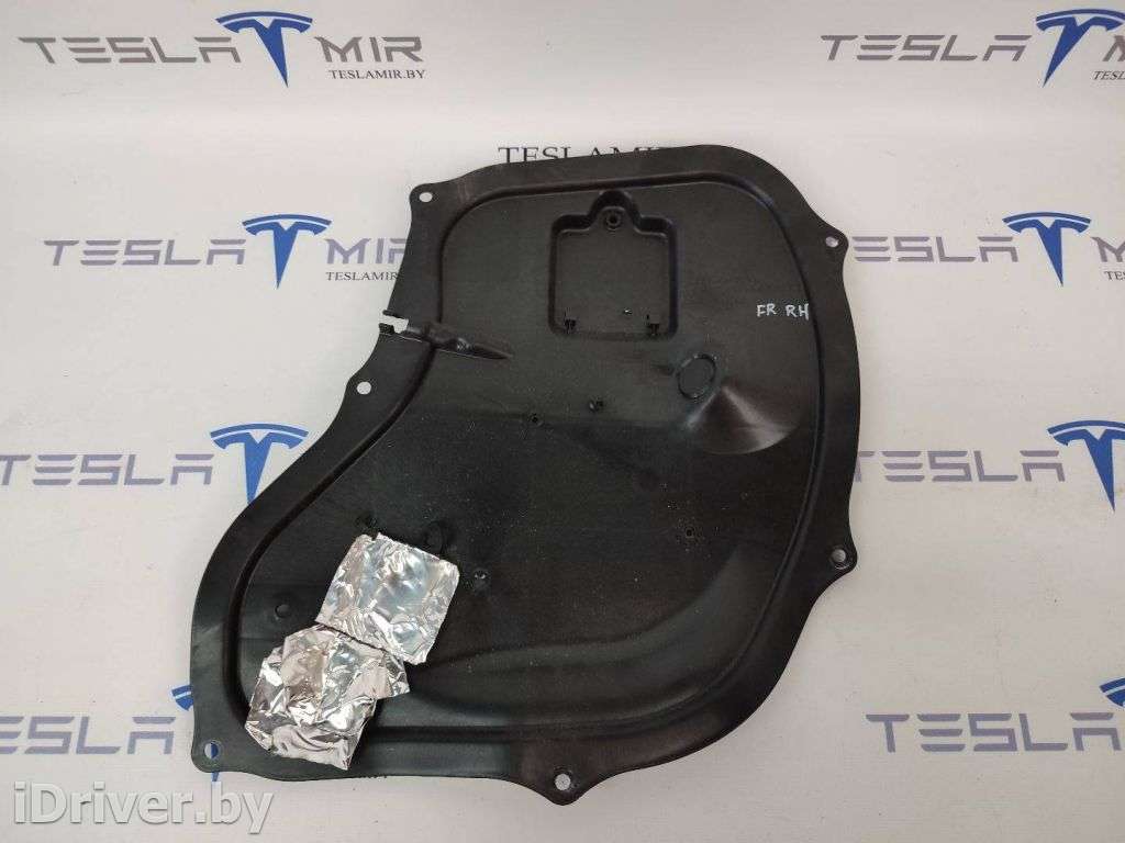 Накладка внутренняя двери передняя правая Tesla model S 2014г. 1005855-00  - Фото 2