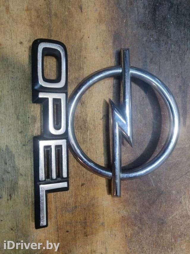 Эмблема Opel Vectra B 1996г. 90046840, 90044287, 90053136 - Фото 1