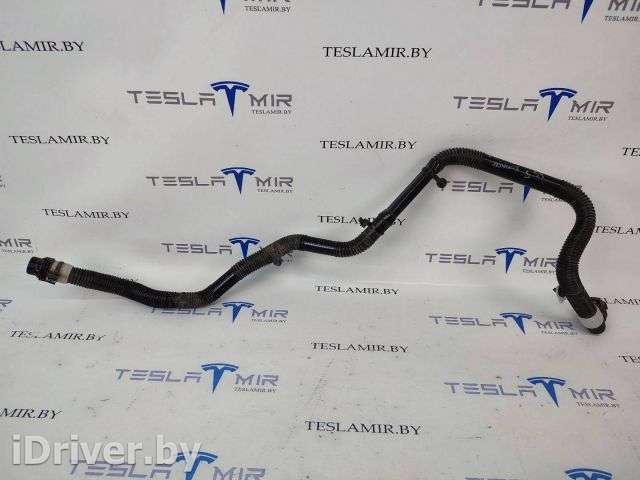 Патрубок радиатора Tesla model 3 2020г. 1530116-00 - Фото 1