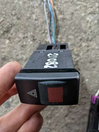  Кнопка аварийной сигнализации к Audi A8 D2 (S8) Арт 2000000021082