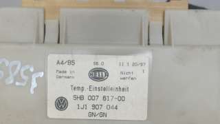 Блок управления печки/климат-контроля Volkswagen Passat B5 1996г. 1J1907044,5HB00761700 - Фото 3