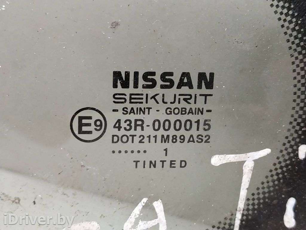 Стекло кузовное боковое левое Nissan Almera Tino 2002г.   - Фото 2