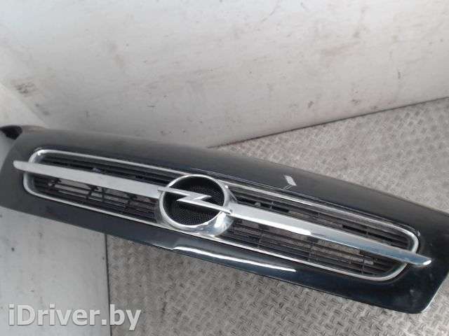 решетка радиатора Opel Vectra C 2004г.  - Фото 1