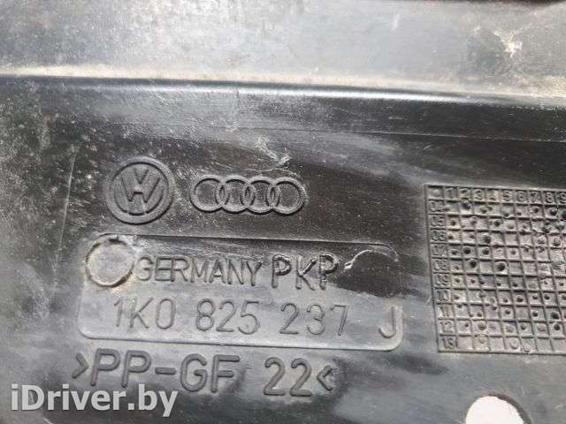 Пыльник двигателя центральный Volkswagen Golf 6 2009г. 1K0825235AB - Фото 1