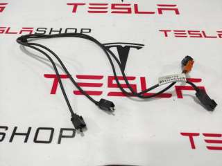 1004815-08-B Провод USB к Tesla model S Арт 9915553