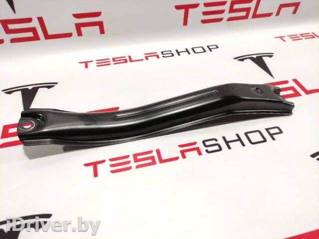 Направляющая шторки багажника (салазки) Tesla model 3 2020г. 1098705-00-C - Фото 1