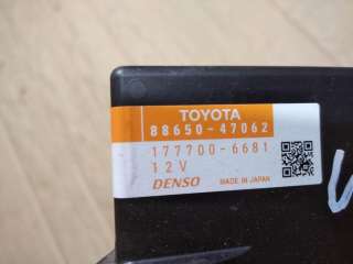 блок управления кондиционером Toyota Prius 3 2011г. 88650-47062 - Фото 3